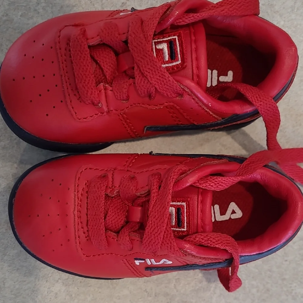 Fila Red Navy Toddler 6 Sneaker
